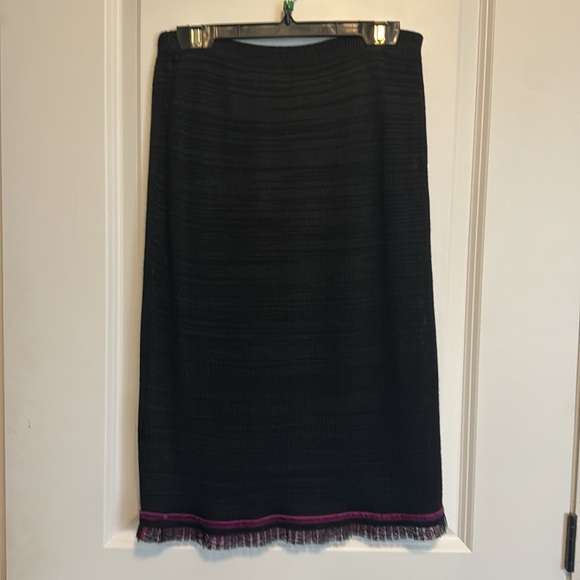 Vintage Beverly Mehe Midi knit skirt with ribbon hemline - Picture 3 of 4